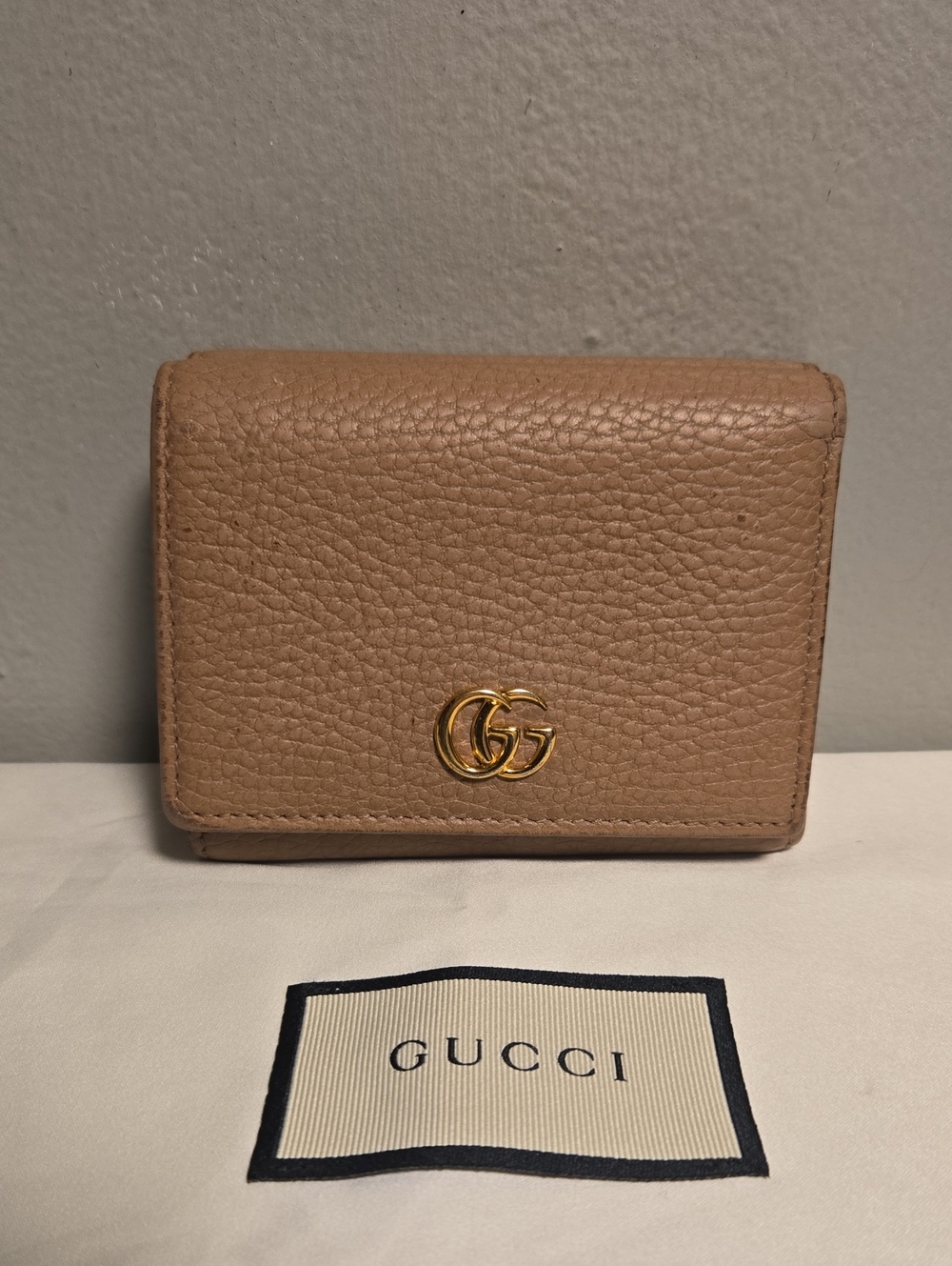 Gucci Marmont Tan Pebbled Leather Compact Wallet with Gold Double G
